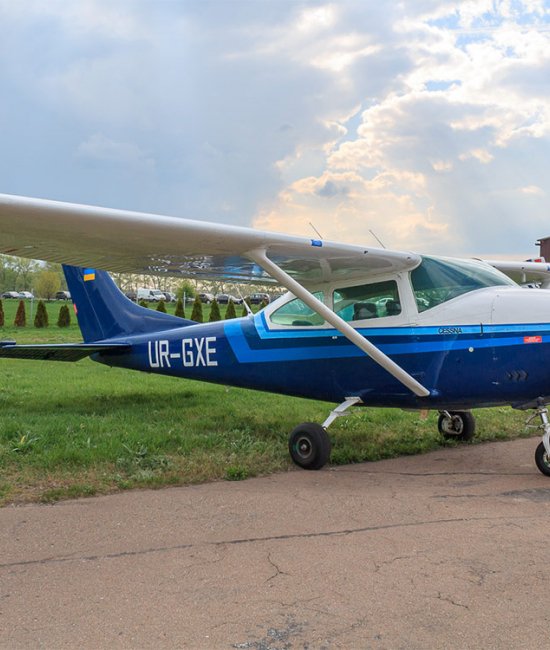 Політ на літаку Cessna-182 Skylane ознайомчий політ на літаку