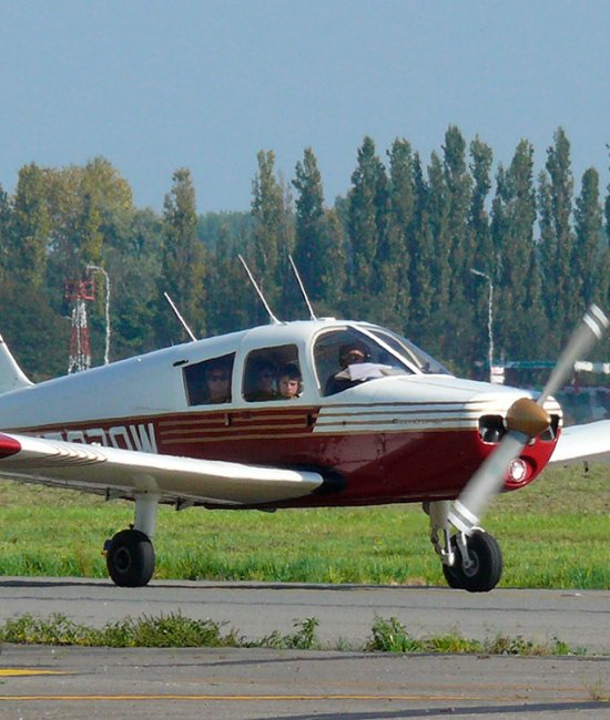 Політ на літаку Piper PA-28 Cherokee ознайомчий політ на літаку