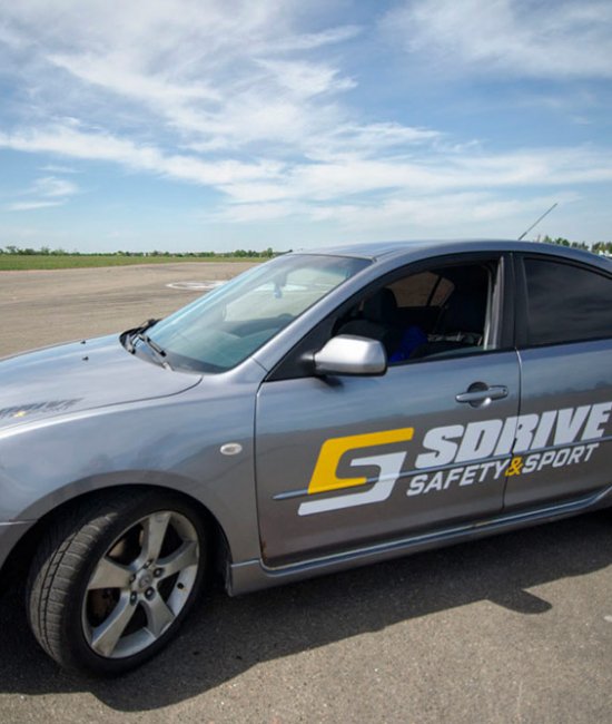 Школа контраварийного вождение автомобиля SDRIVE