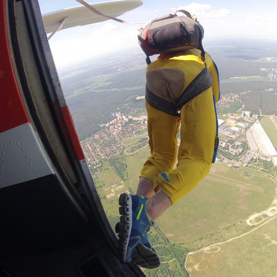 STATIC LINE Самостійний стрибок з парашутом