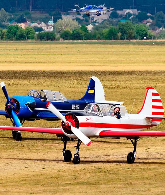 Ознакомительный полет на самолете Як-52 с фигурами высшего пилотажа